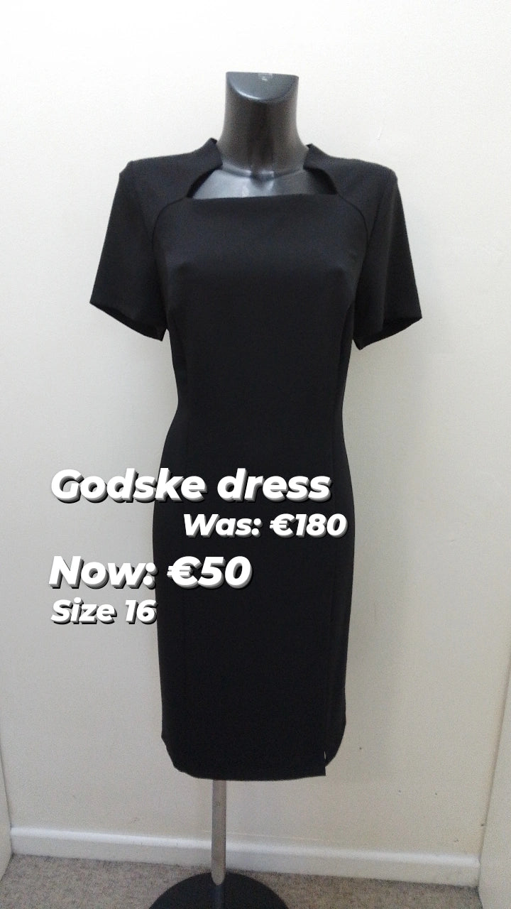 18525 Godske Cut out Neckline Black Dress Tiered unclassified dresses